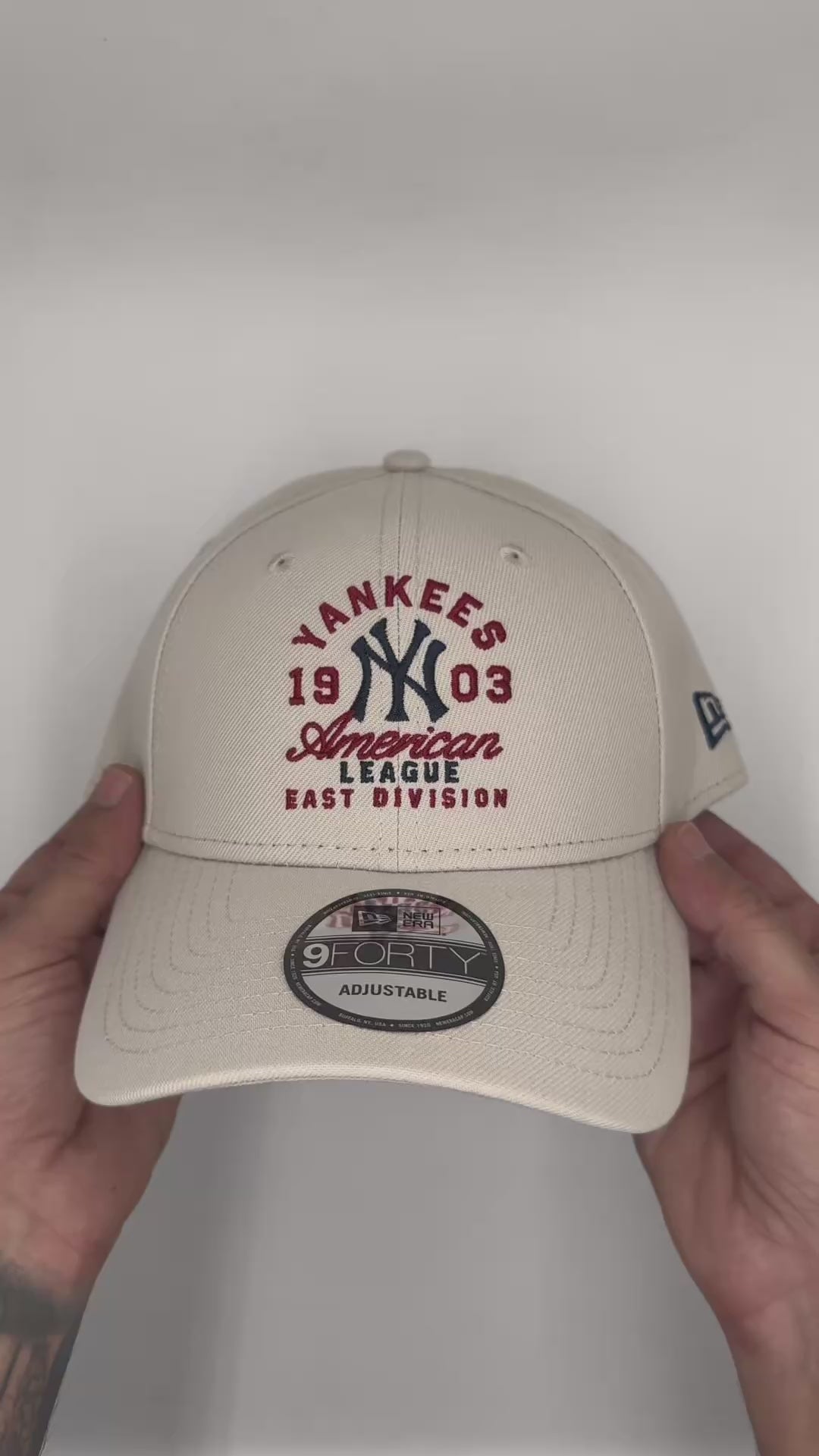 GORRA NEW ERA NEW YORK YANKEES ARCH BEIGE