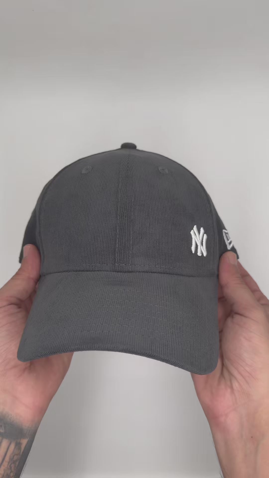 GORRA NEW ERA NEW YORK YANKEES CORD GREY