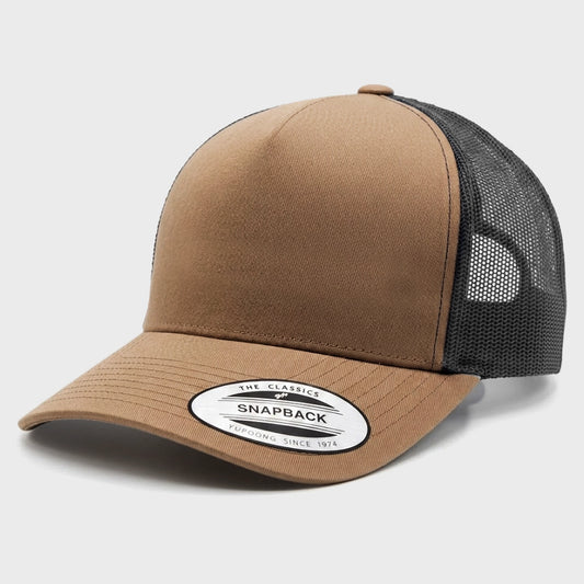 Gorra Flexfit Yp Trucker Marron Oscuro unisex