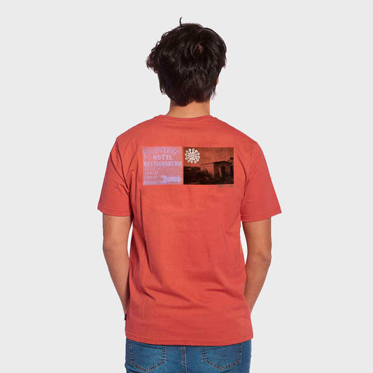 REMERA RIP CURL REGULAR SEARCHERS BAIA SHACK 3991 KM