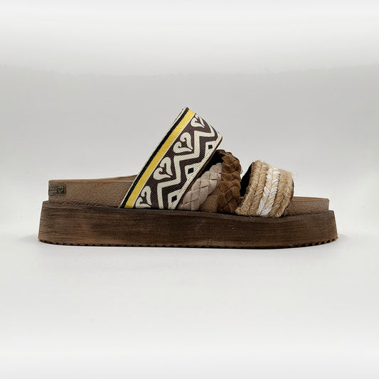 SANDALIAS ROCAS ISLANDIA CAMEL