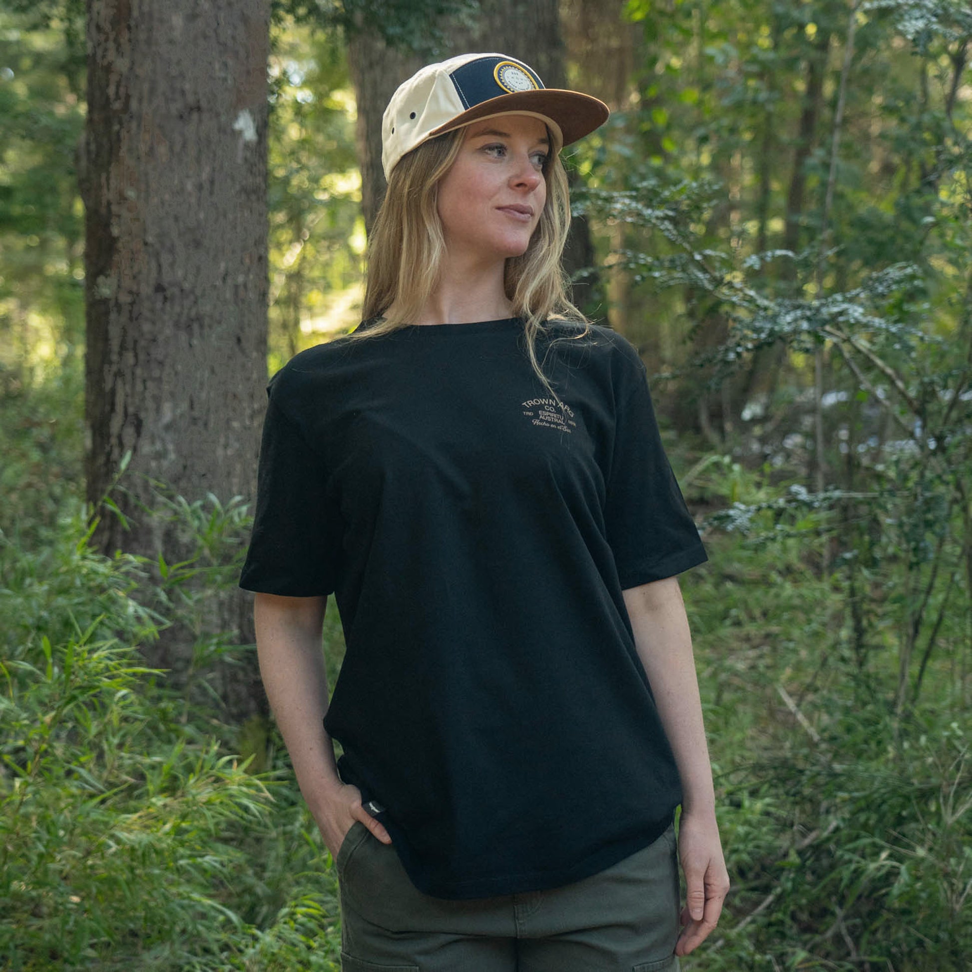 REMERA TROWN LOGO BLACK - Cross the line