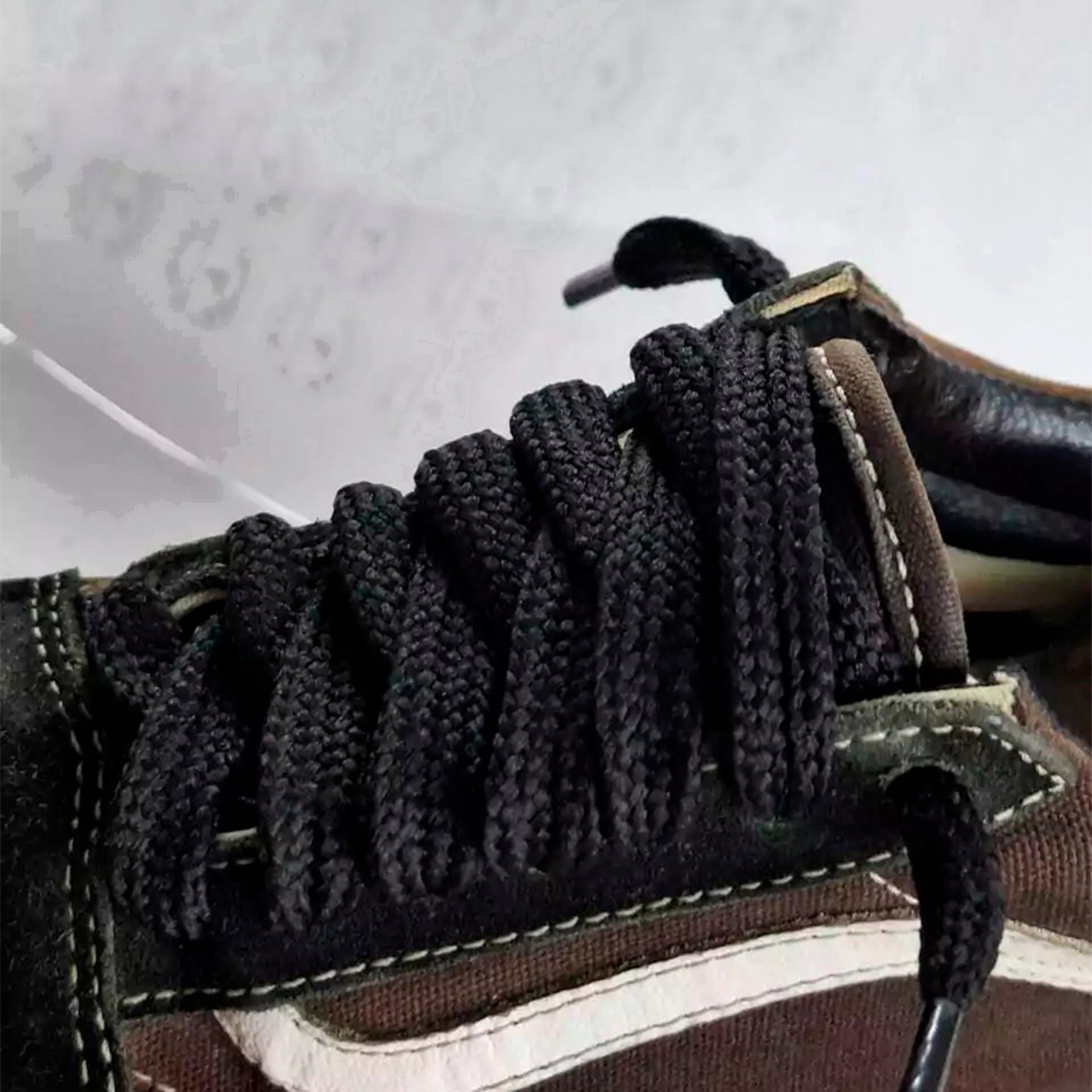 CORDONES LA CORDONERIA V-MAX NEGRO - Cross the line