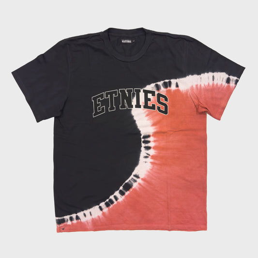 REMERA ETNIES RAINBOW TE BLACK RED