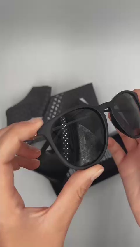 ANTEOJOS OMBAK CAROLA NEGRO MATE GRIS POL