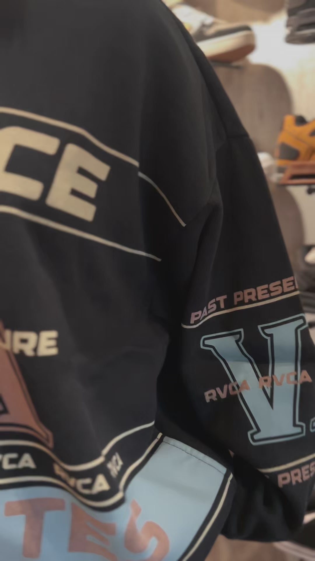 Buzo Rvca Fitness Puck It Negro mujer