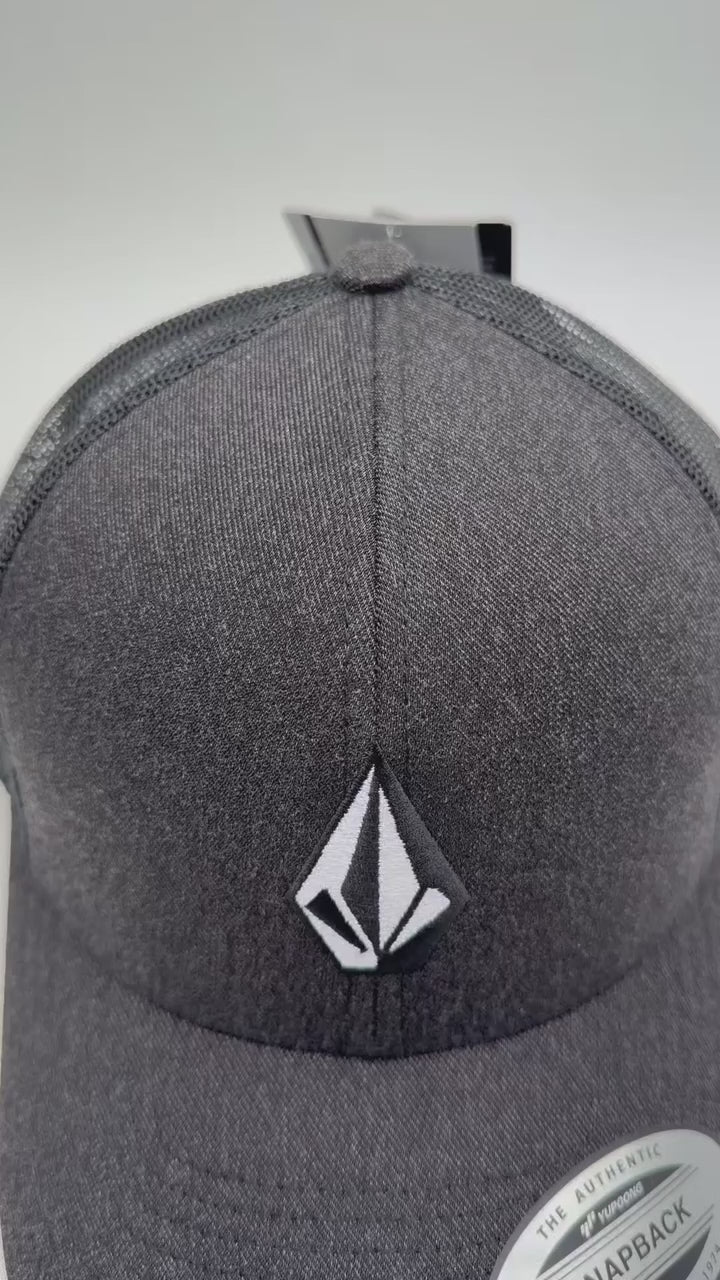 Gorra Volcom Trucker Full Stone Cheese Gris unisex