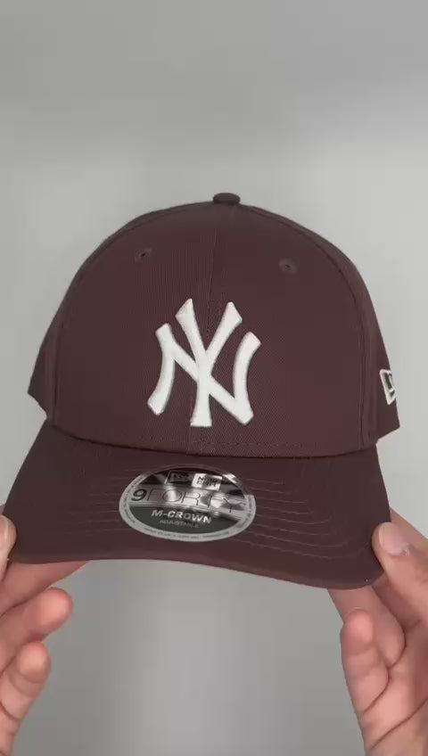 GORRA NEW ERA NEW YORK YANKEES DARK BROWN